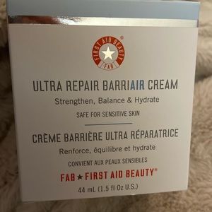 NIB first aid beauty ultra repair barriair cream